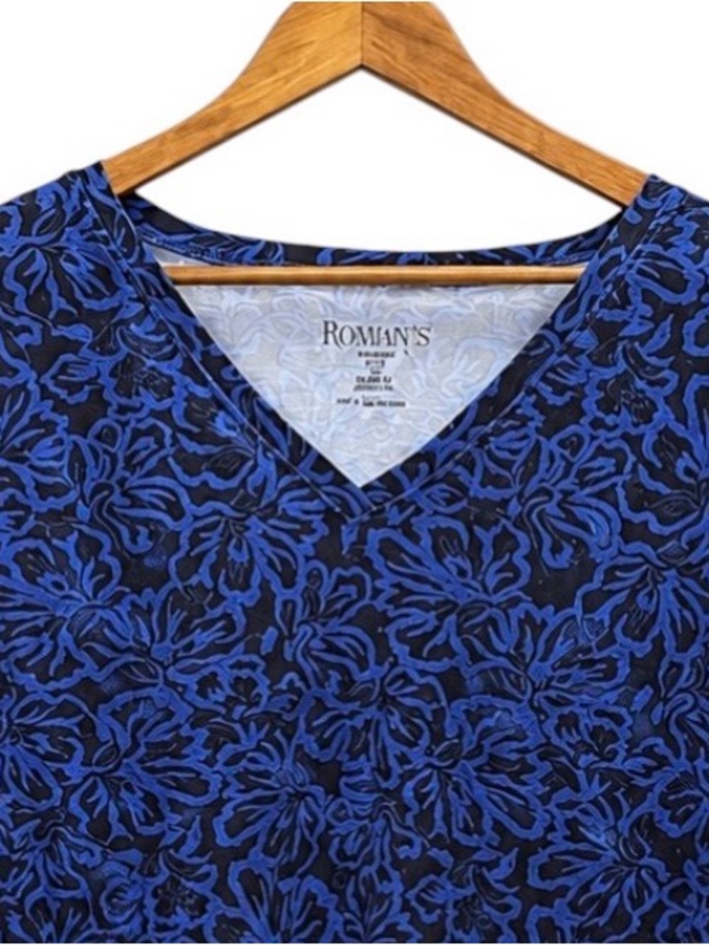 Roaman’s Women’s 1X Blue Black Floral V-Neck Cotton Tunic Top NWT - Picture 2 of 5